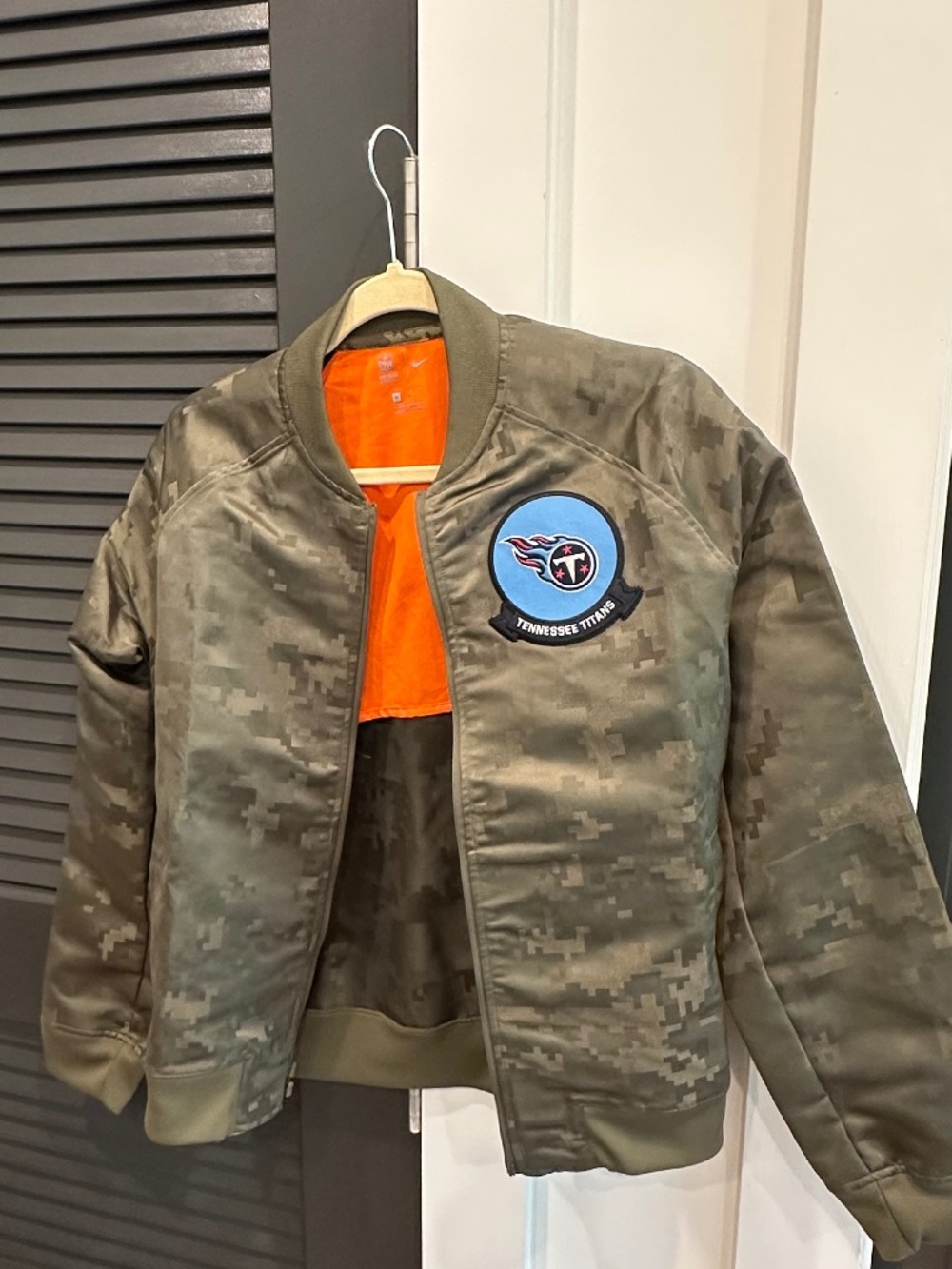 Tennessee Titans jacket size M Women’s